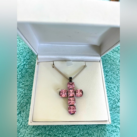THOMAS SABO STERLING SILVER AND PINK CRYSTAL CROSS & CHAIN - Picture 1 of 5